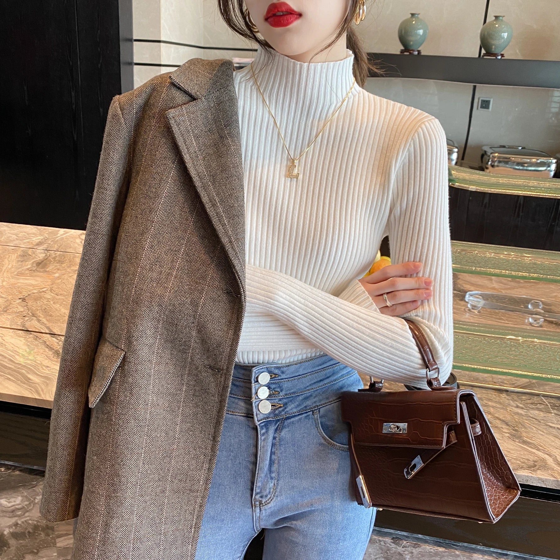 Jersey de Punto Entallado para Mujer con Cuello Alto – Estilo Básico Otoño/Invierno