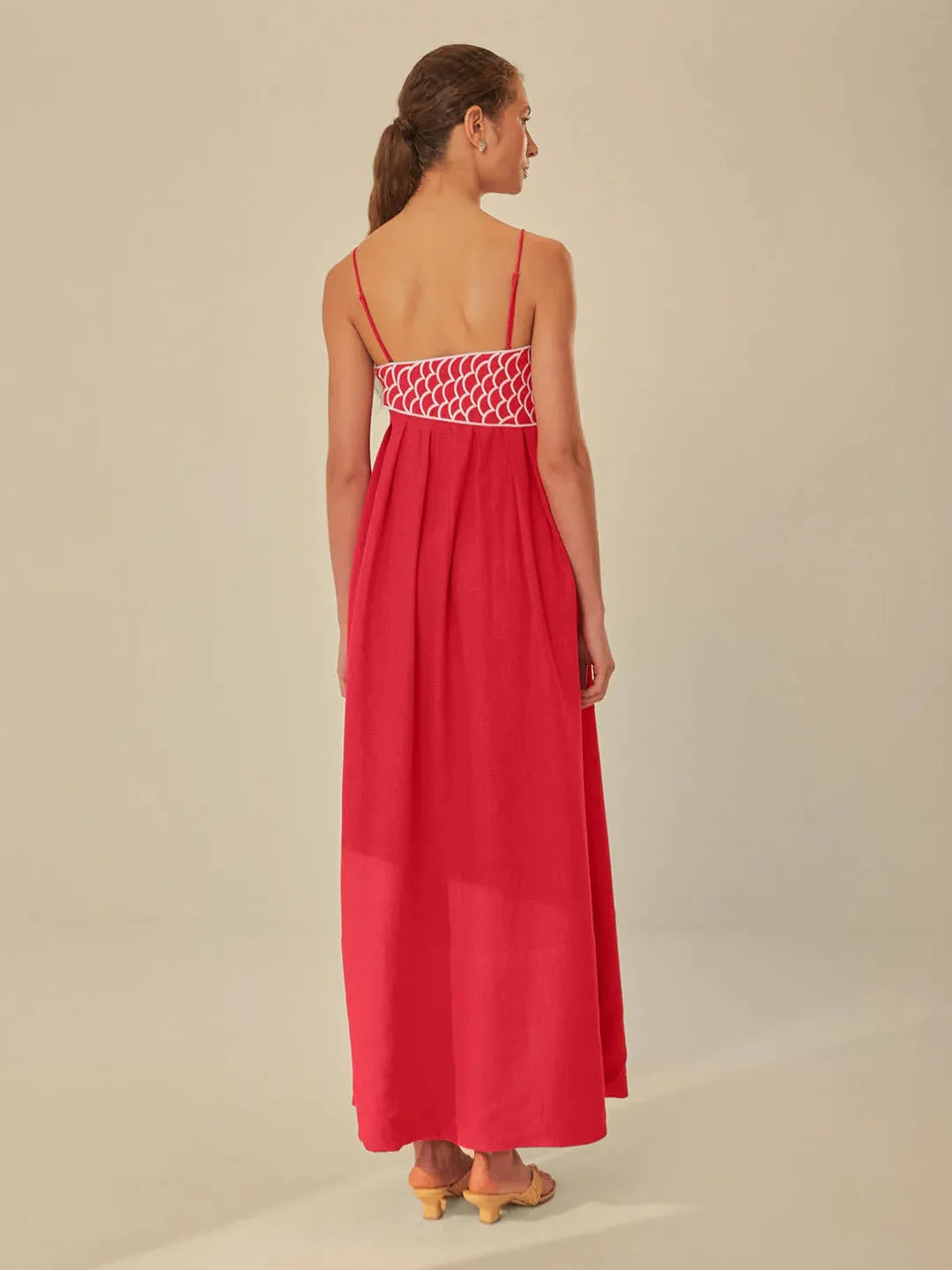 Vestido Largo Bordado Estilo Francés – Elegante, Fresco y Favorecedor de Verano ✨🌿