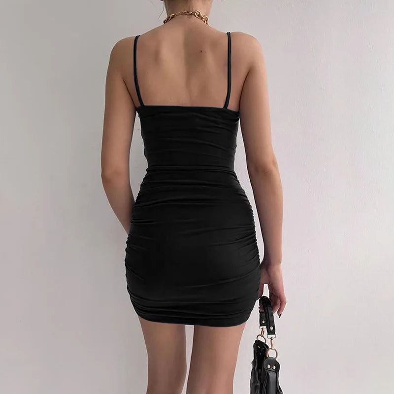 Vestido mini ajustado de tirantes con escote en V – sexy y elegante para verano