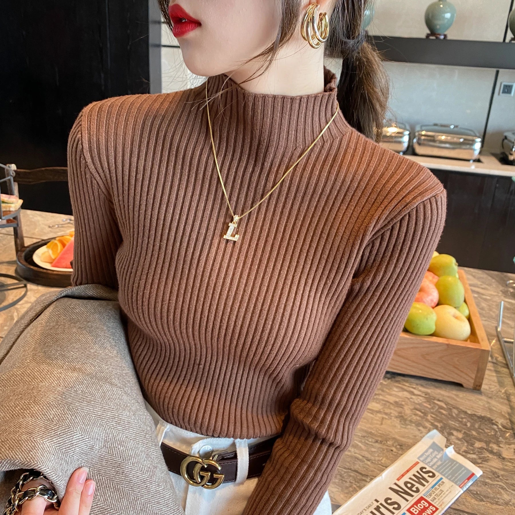 Jersey de Punto Entallado para Mujer con Cuello Alto – Estilo Básico Otoño/Invierno