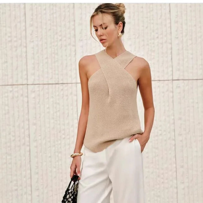 Top sin mangas con cuello cruzado y escote halter